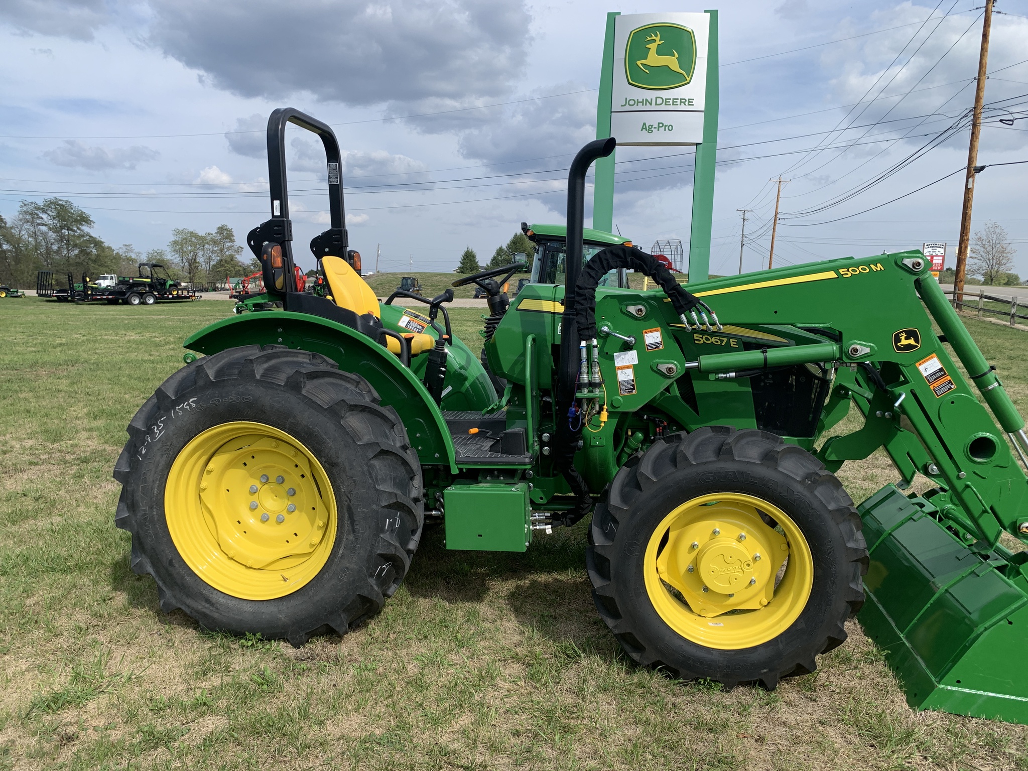 2025 John Deere 5067E Image 10