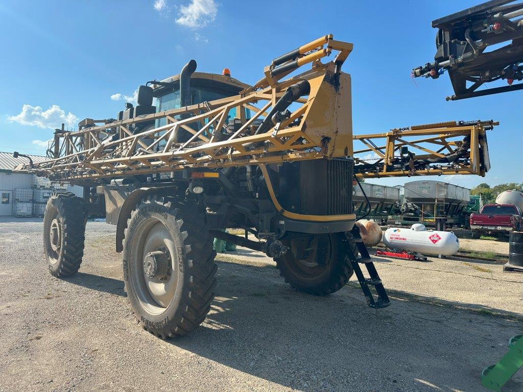 2017 RoGator RG1100B Image 2
