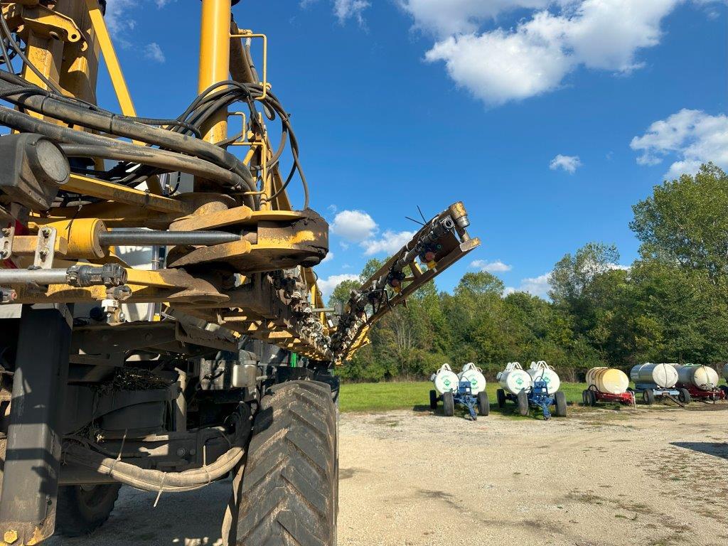 2017 RoGator RG1100B Image 7