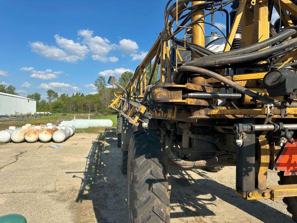 2017 RoGator RG1100B Image 9