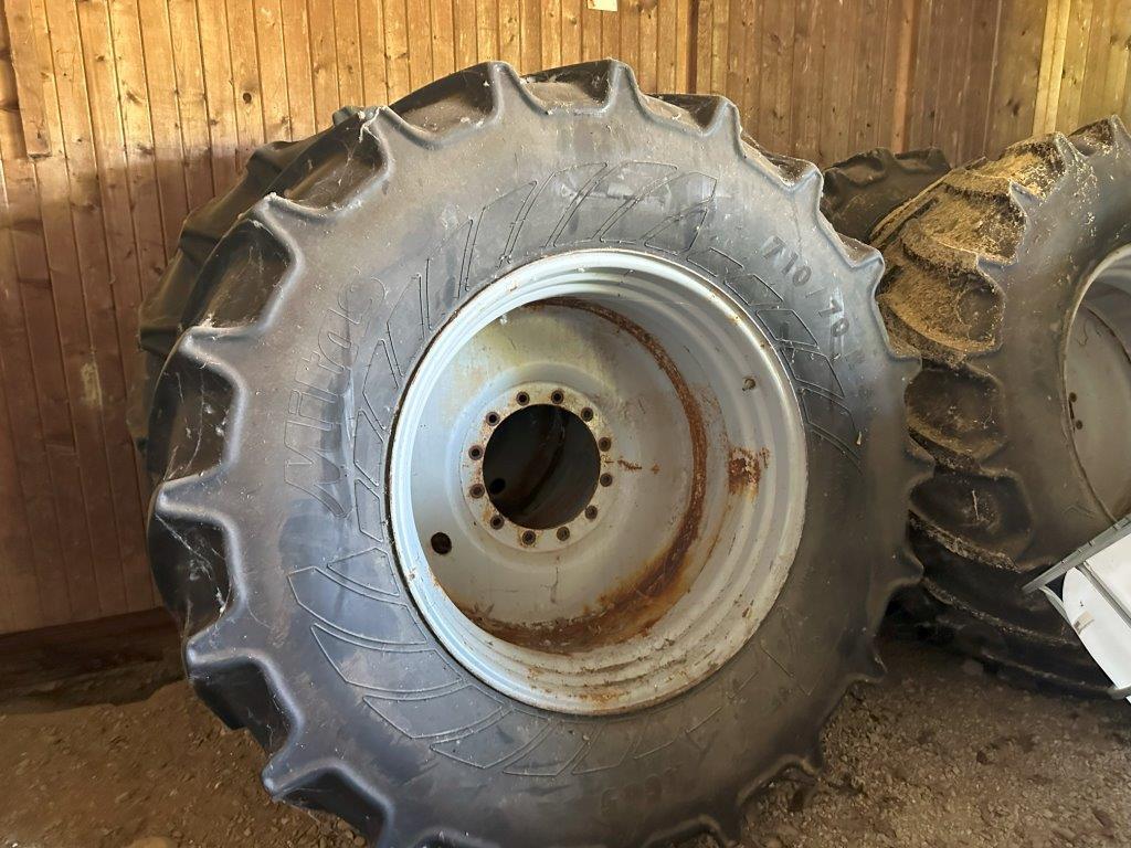 2017 RoGator RG1100B Image 20