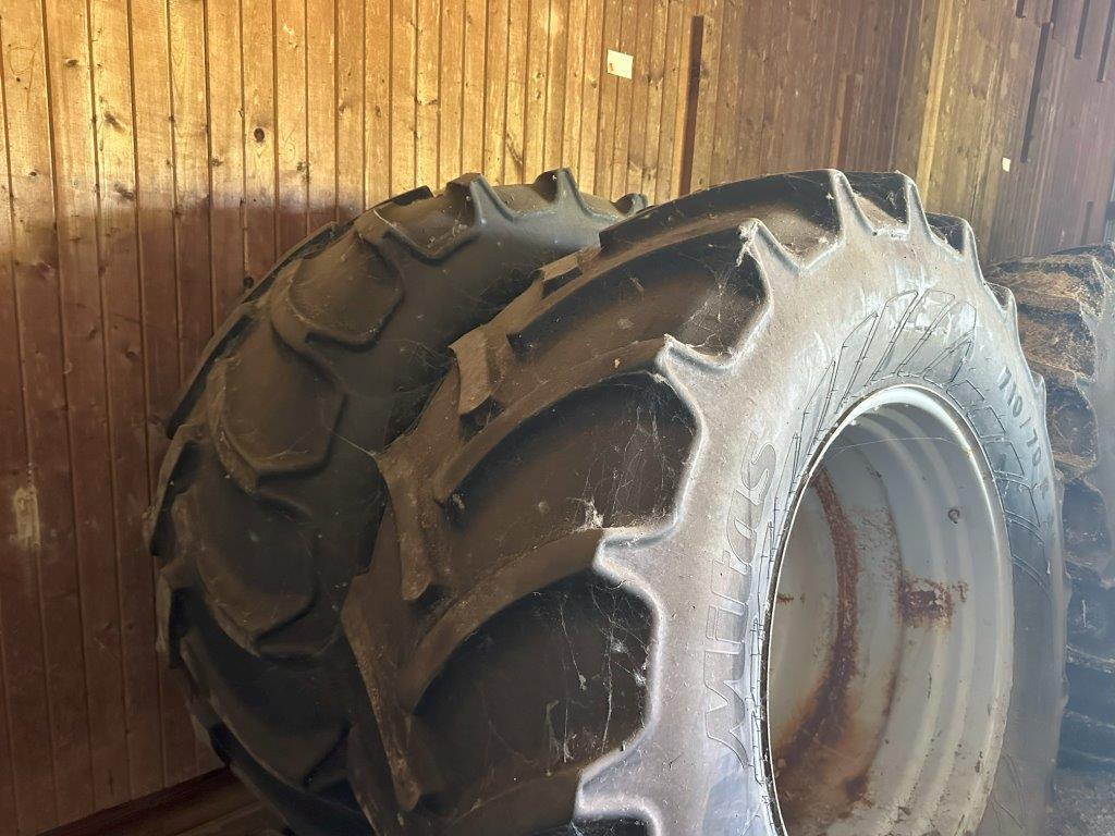 2017 RoGator RG1100B Image 21