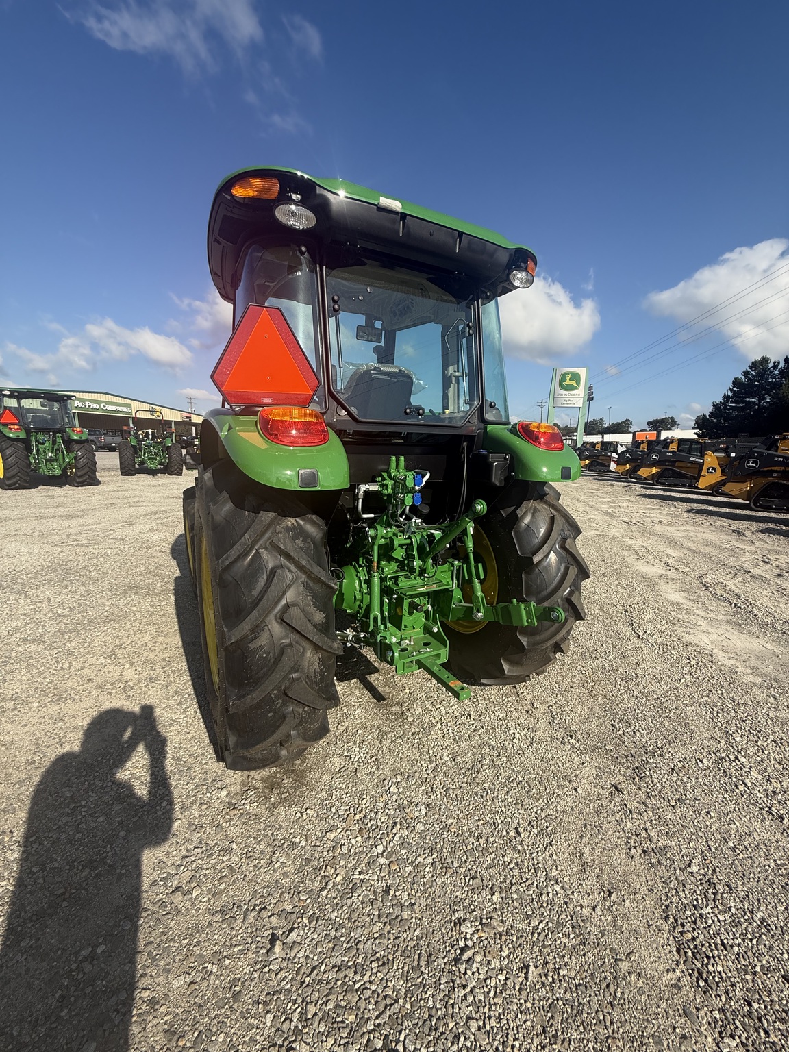 2025 John Deere 5100E Image 4