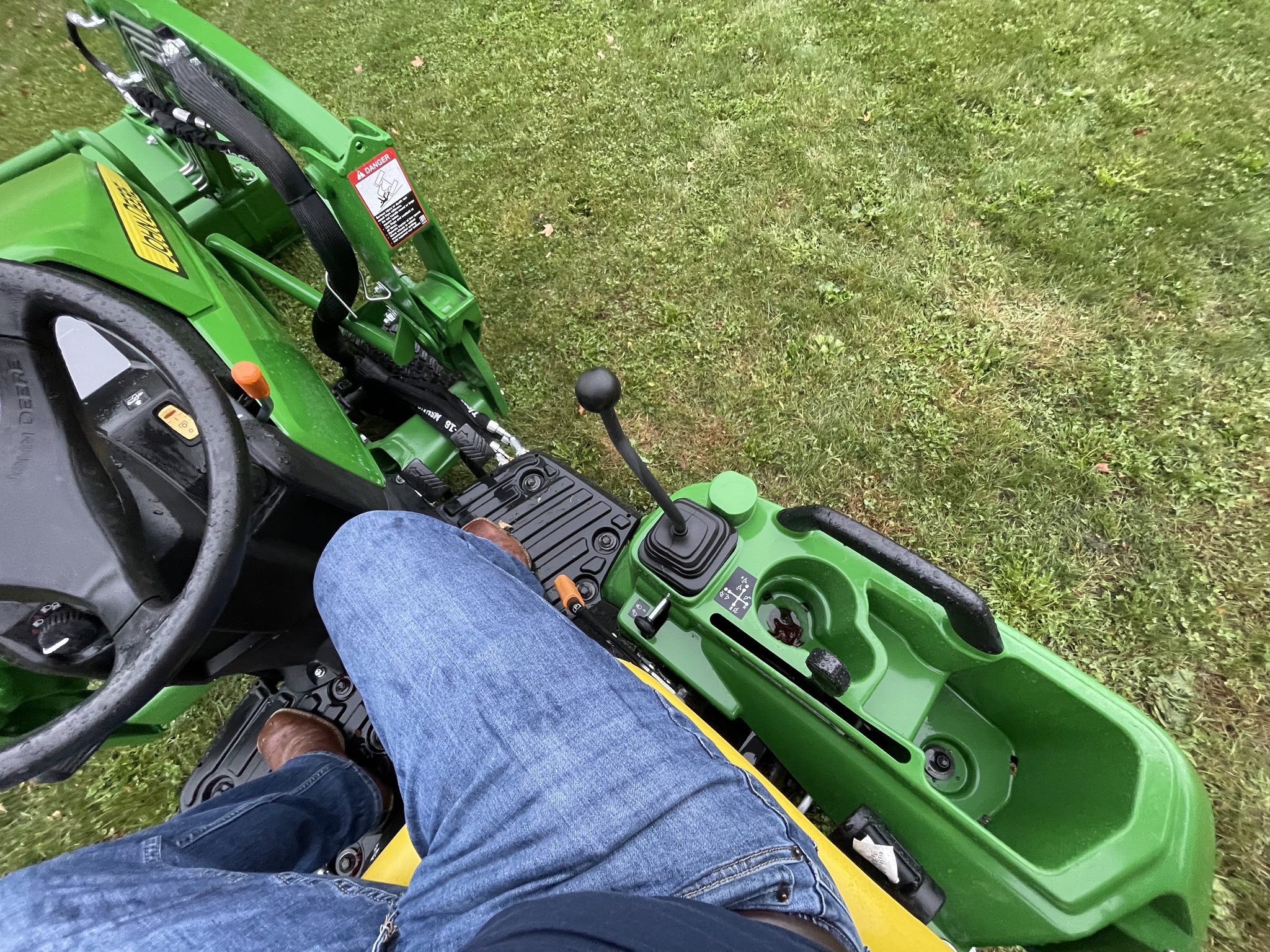 2025 John Deere 1023E Image 6