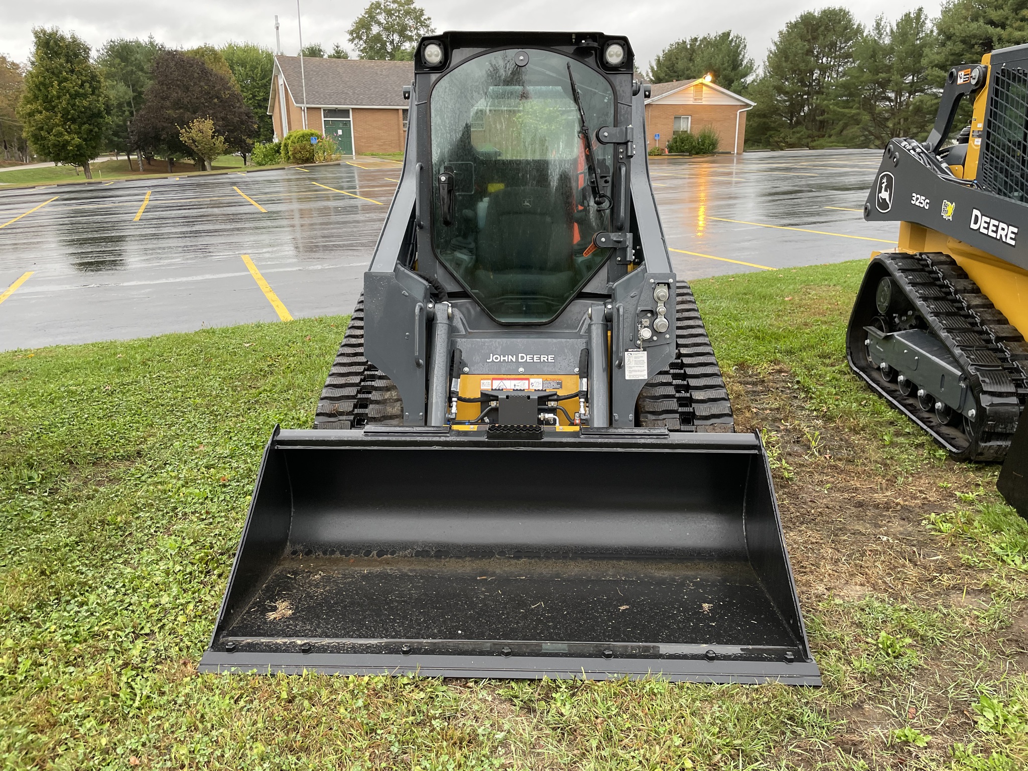 2024 John Deere 317G Image 1