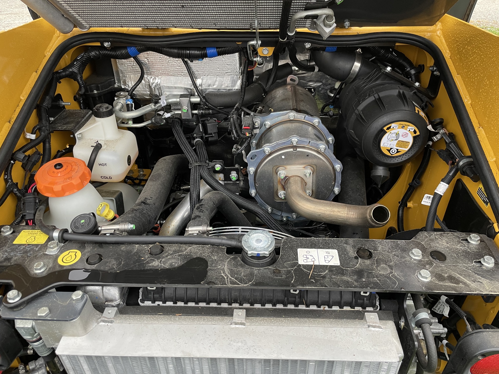 2024 John Deere 317G Image 6