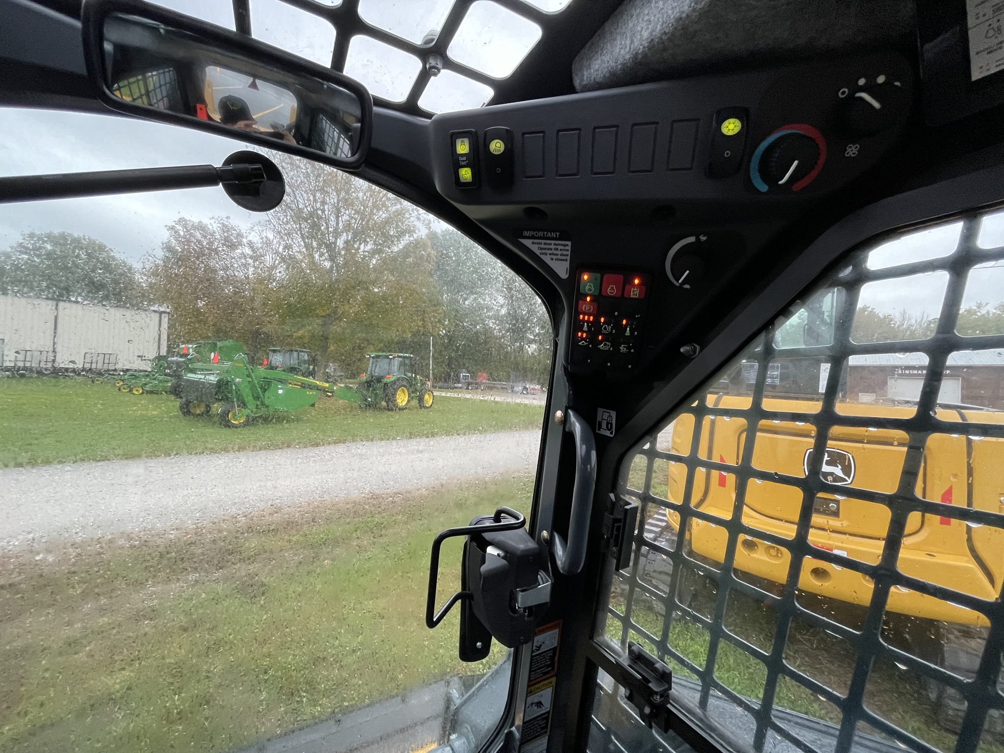 2024 John Deere 317G Image 8