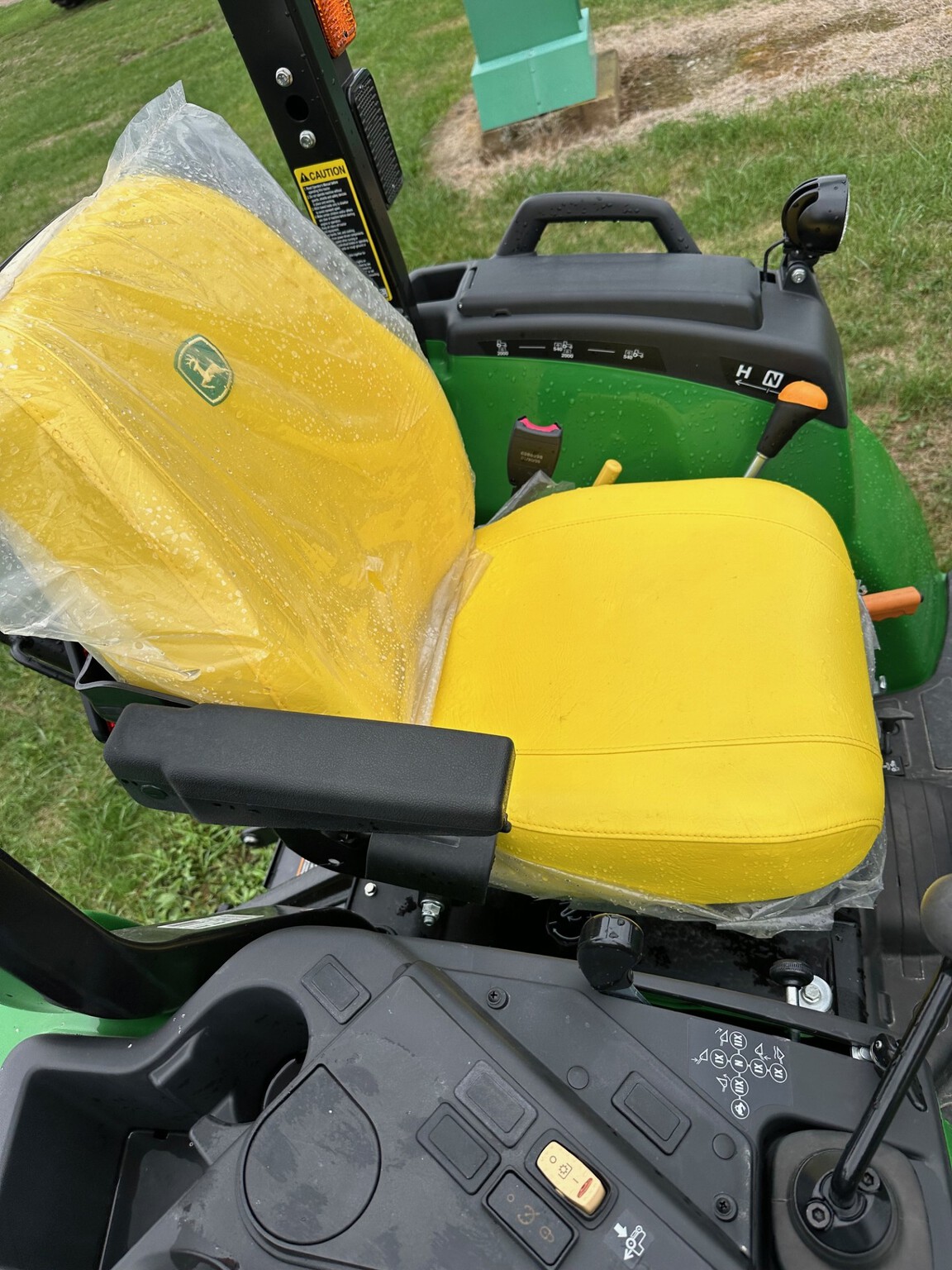 2025 John Deere 2038R Image 5