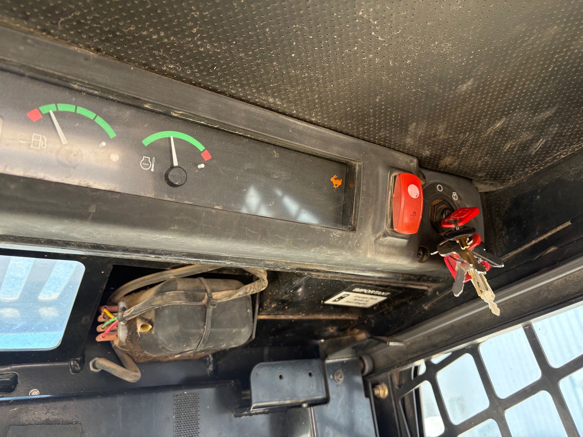 2009 John Deere 332 Image 9