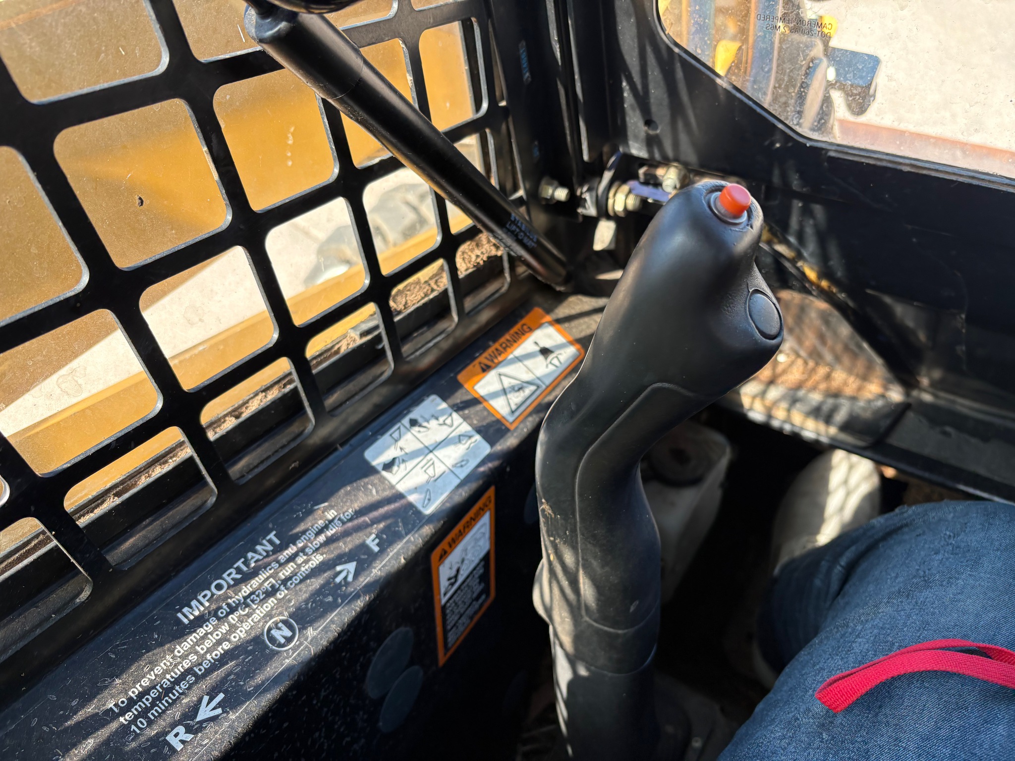 2009 John Deere 332 Image 10