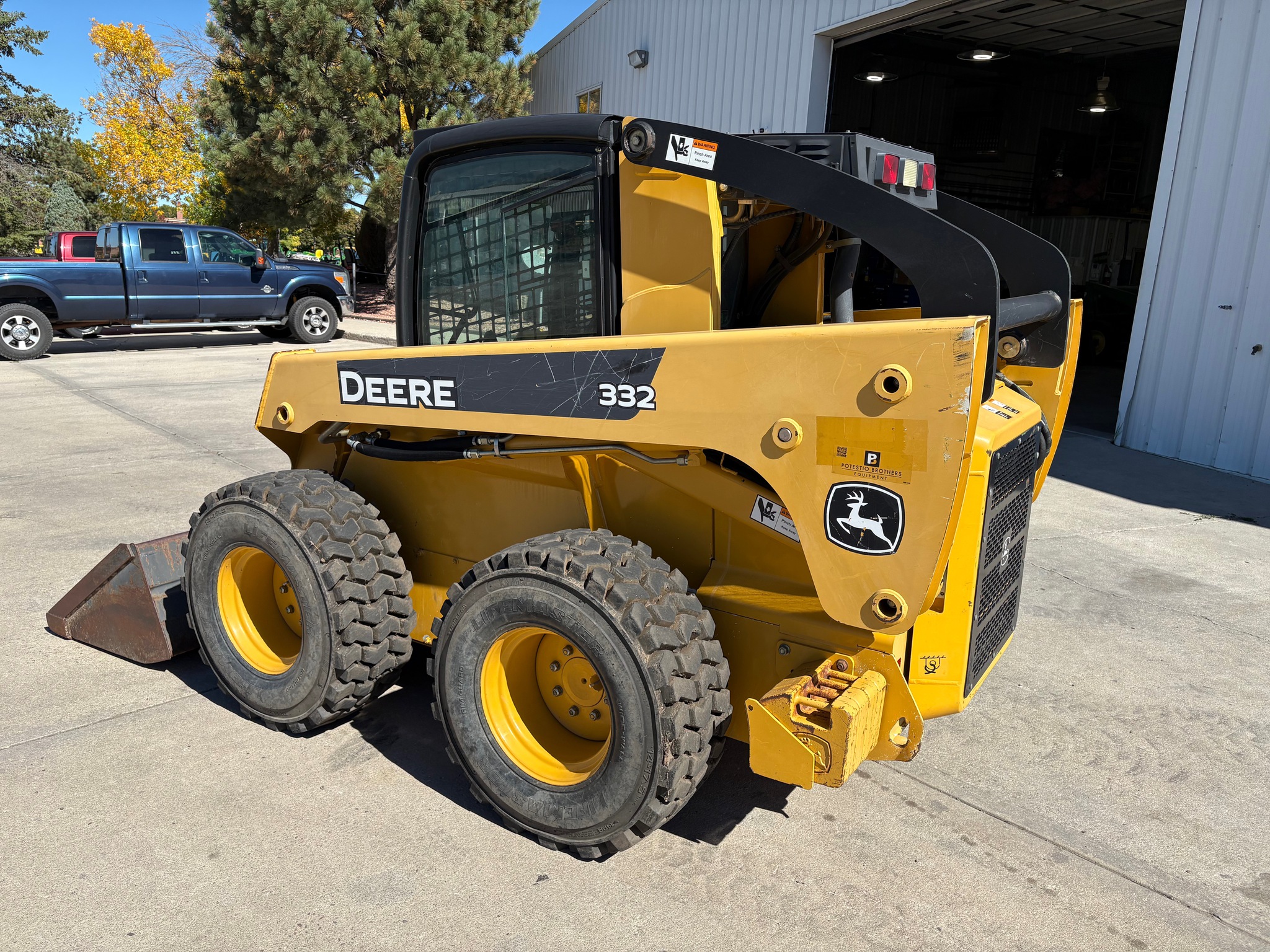 2009 John Deere 332 Image 3