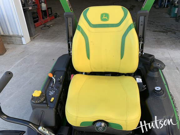 Photo of 2025 John Deere Z930M