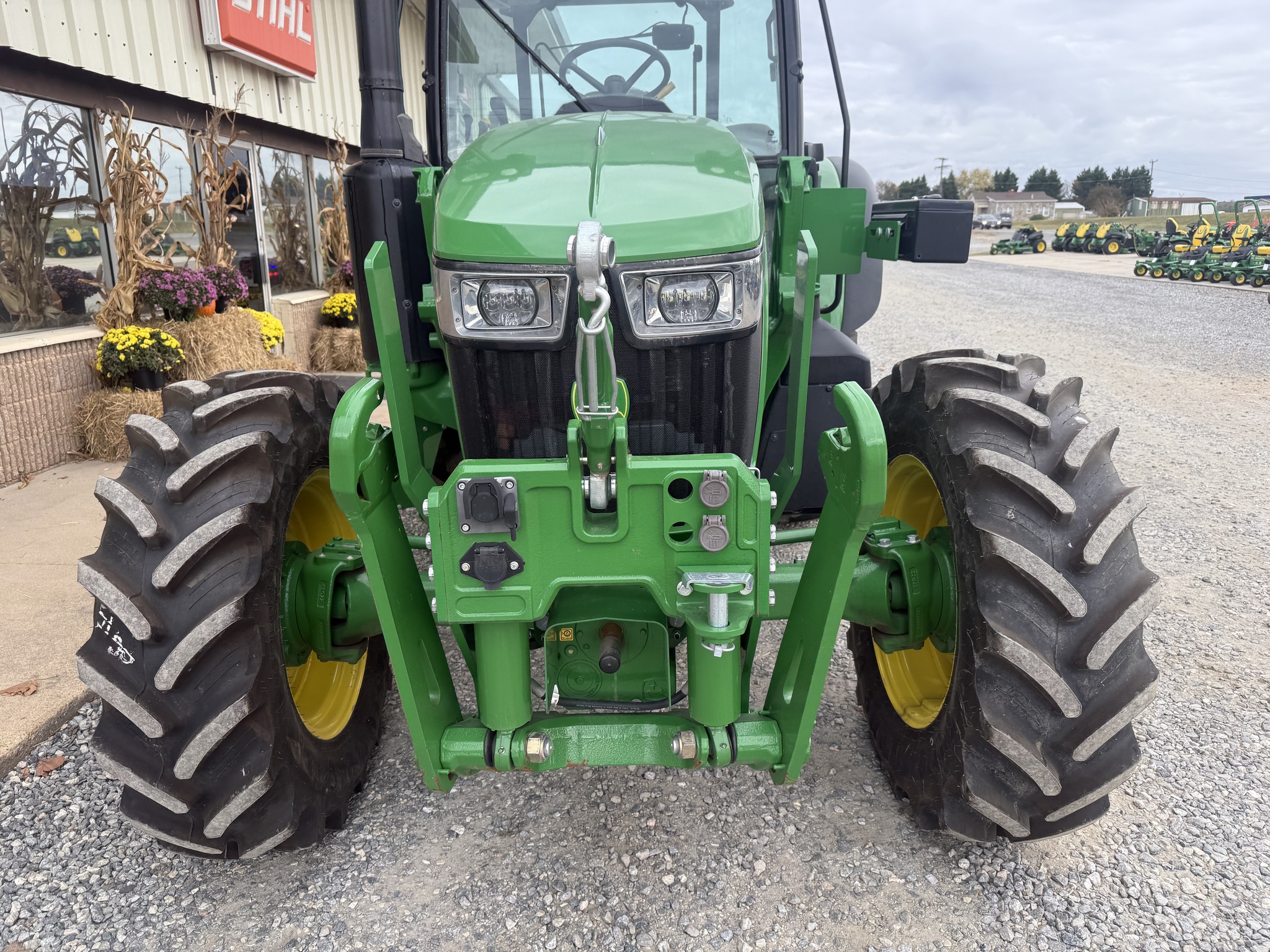 2022 John Deere 5130M Image 3