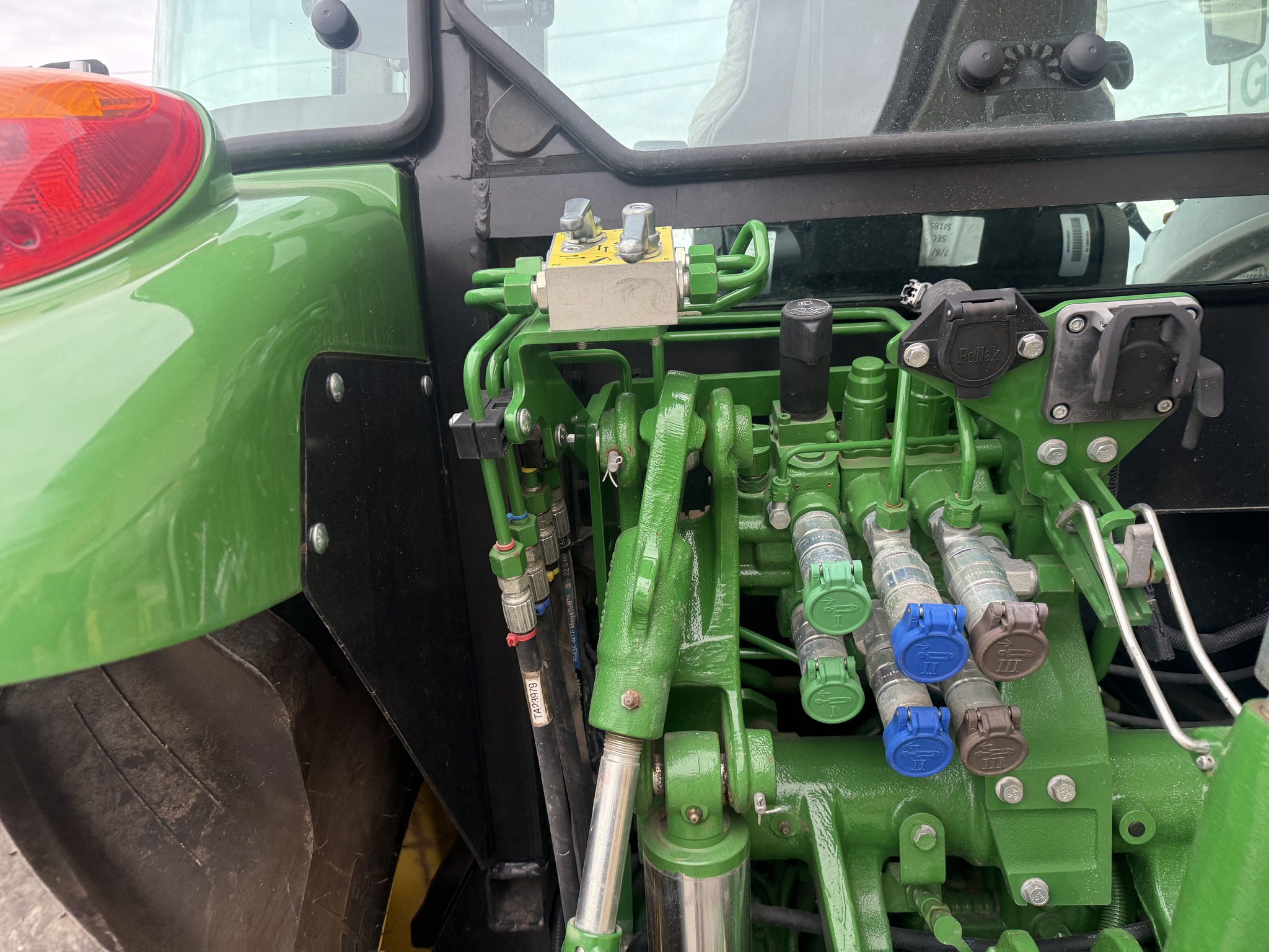 2022 John Deere 5130M Image 9