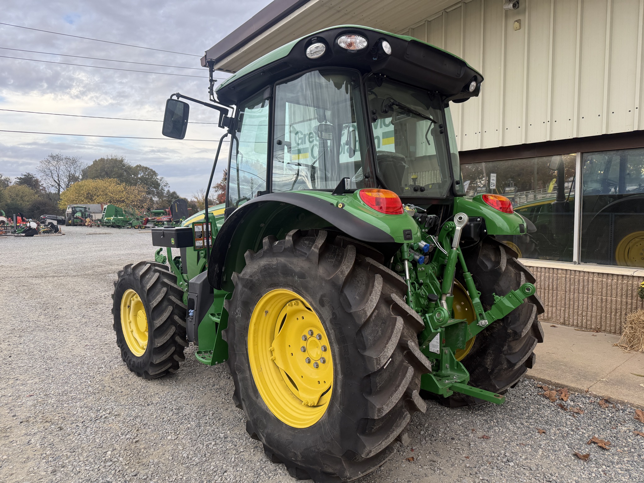 2022 John Deere 5130M Image 7