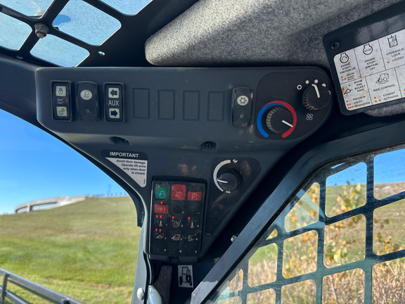 2021 John-Deere 325G