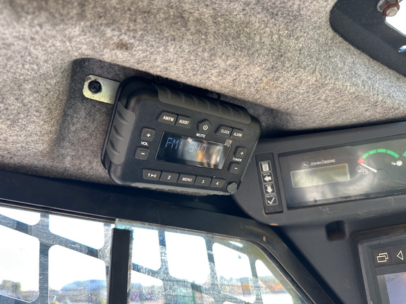 2021 John-Deere 325G