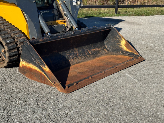 2021 John-Deere 325G