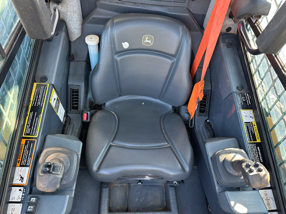 2021 John-Deere 325G