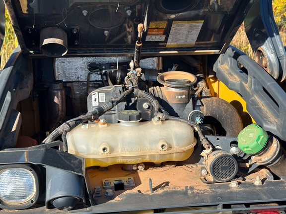 2021 John-Deere 325G