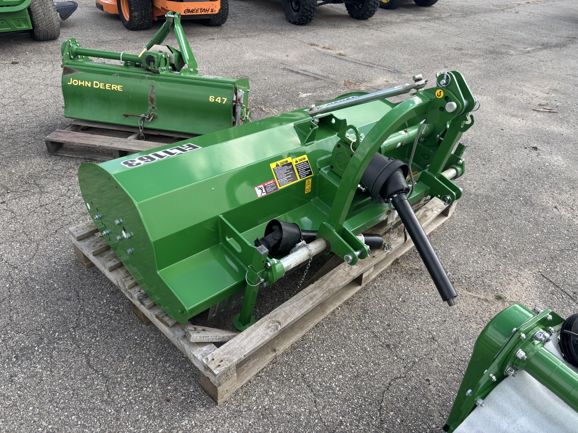 2024 Frontier FL1163 Image 2