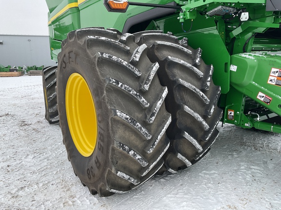 Used 2025 John Deere S7 800 Combines at Horizon Ag & Turf in Westlock, AB - Photo15