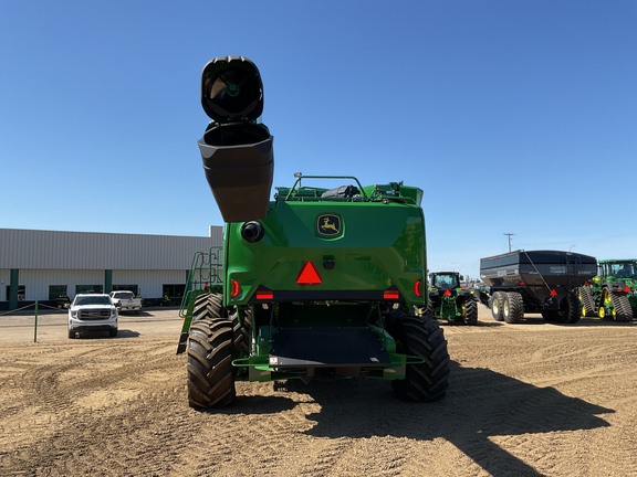 Used 2025 John Deere S7 800 Combines at Horizon Ag & Turf in Westlock, AB - Photo5