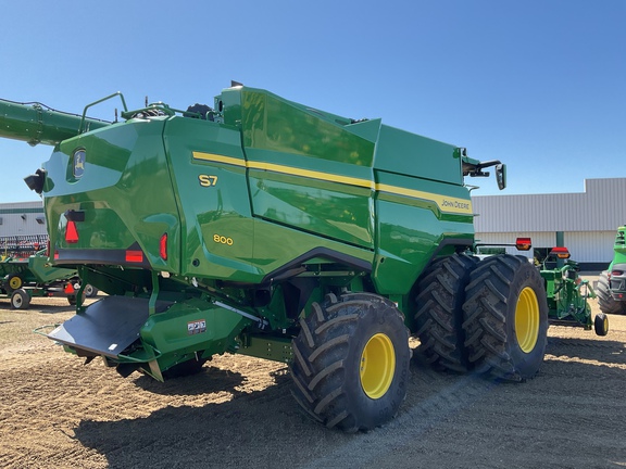 Used 2025 John Deere S7 800 Combines at Horizon Ag & Turf in Westlock, AB - Photo6