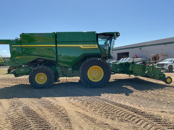Used 2025 John Deere S7 800 Combines at Horizon Ag & Turf in Westlock, AB - Photo7