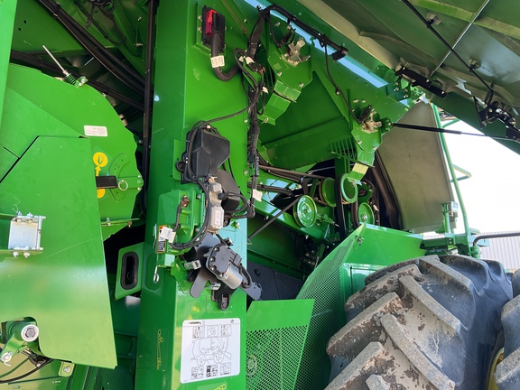 Used 2025 John Deere S7 800 Combines at Horizon Ag & Turf in Westlock, AB - Photo19