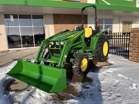 2025 John Deere 4044M - Photo2