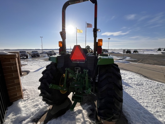 2025 John Deere 4044M - Photo7