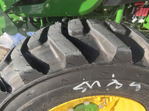 2025 John Deere 4044M - Photo10