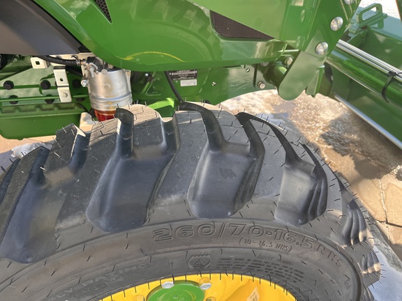 2025 John Deere 4044M - Photo12
