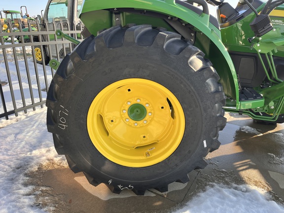 2025 John Deere 4044M - Photo13