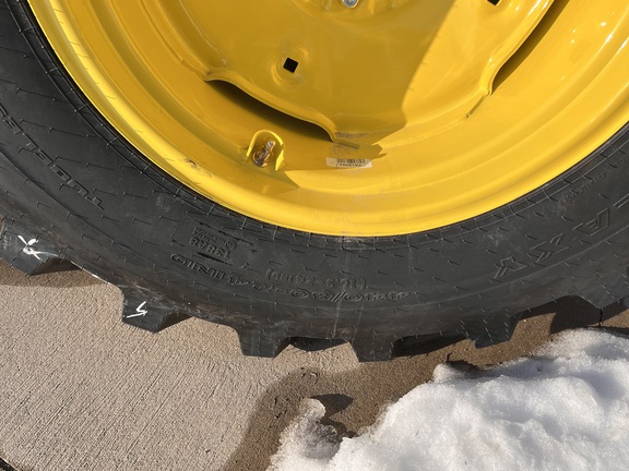 2025 John Deere 4044M - Photo17