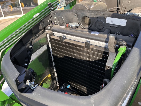 2025 John Deere 4044M - Photo19