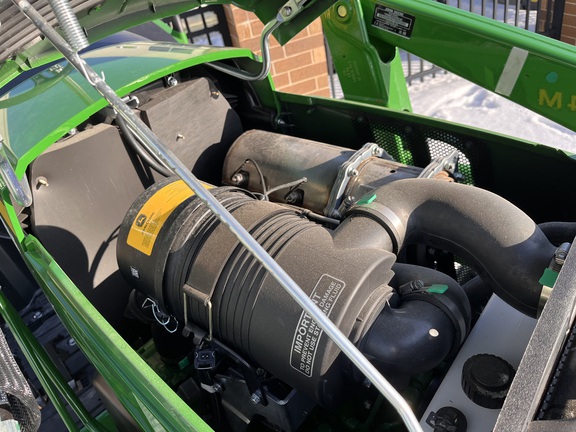 2025 John Deere 4044M - Photo21