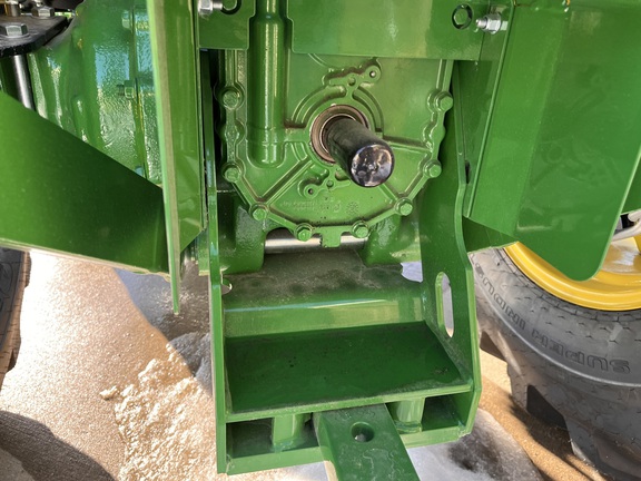 2025 John Deere 4044M - Photo23