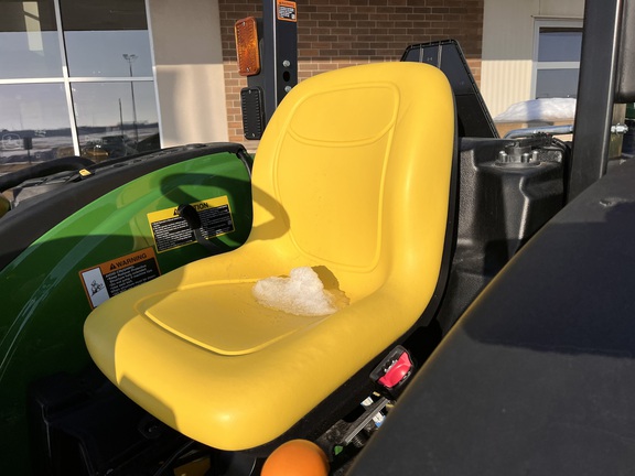 2025 John Deere 4044M - Photo26