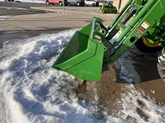 2025 John Deere 4044M - Photo30