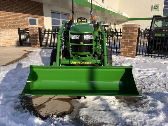 2025 John Deere 4044M - Photo32