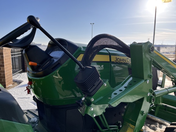 2025 John Deere 4044M - Photo36