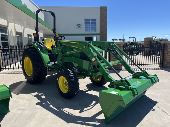 2025 John Deere 4044M - Photo4