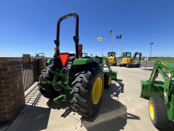 2025 John Deere 4044M - Photo6