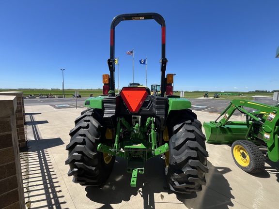 2025 John Deere 4044M - Photo7