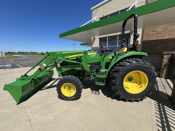 2025 John Deere 4044M - Photo9
