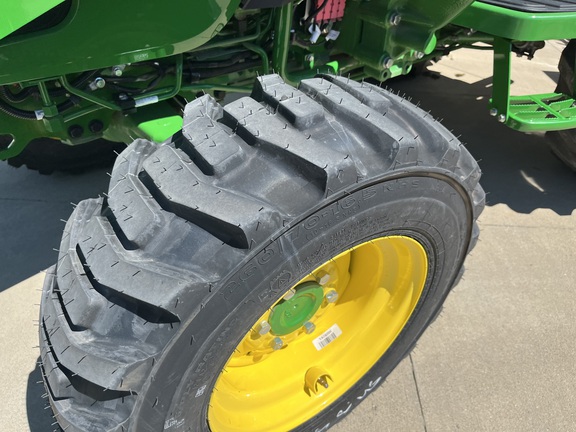 2025 John Deere 4044M - Photo12