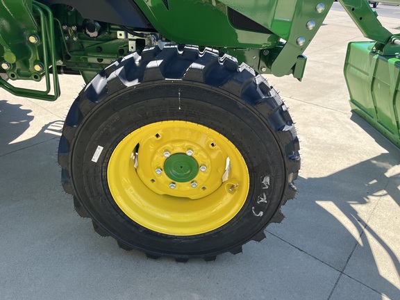 2025 John Deere 4044M - Photo13