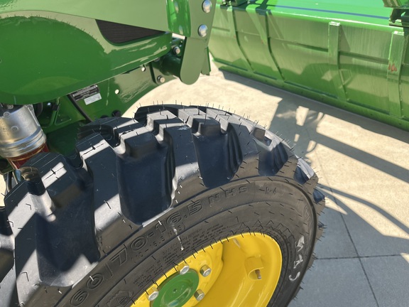 2025 John Deere 4044M - Photo15